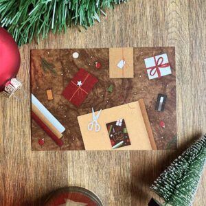 Kerstkaart Wrapping Gifts